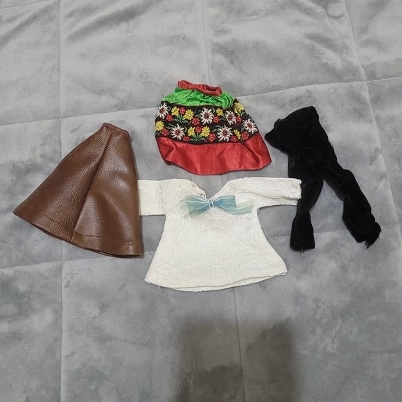 Vintage 1960's Barbie Clothes - Picture 1 of 4